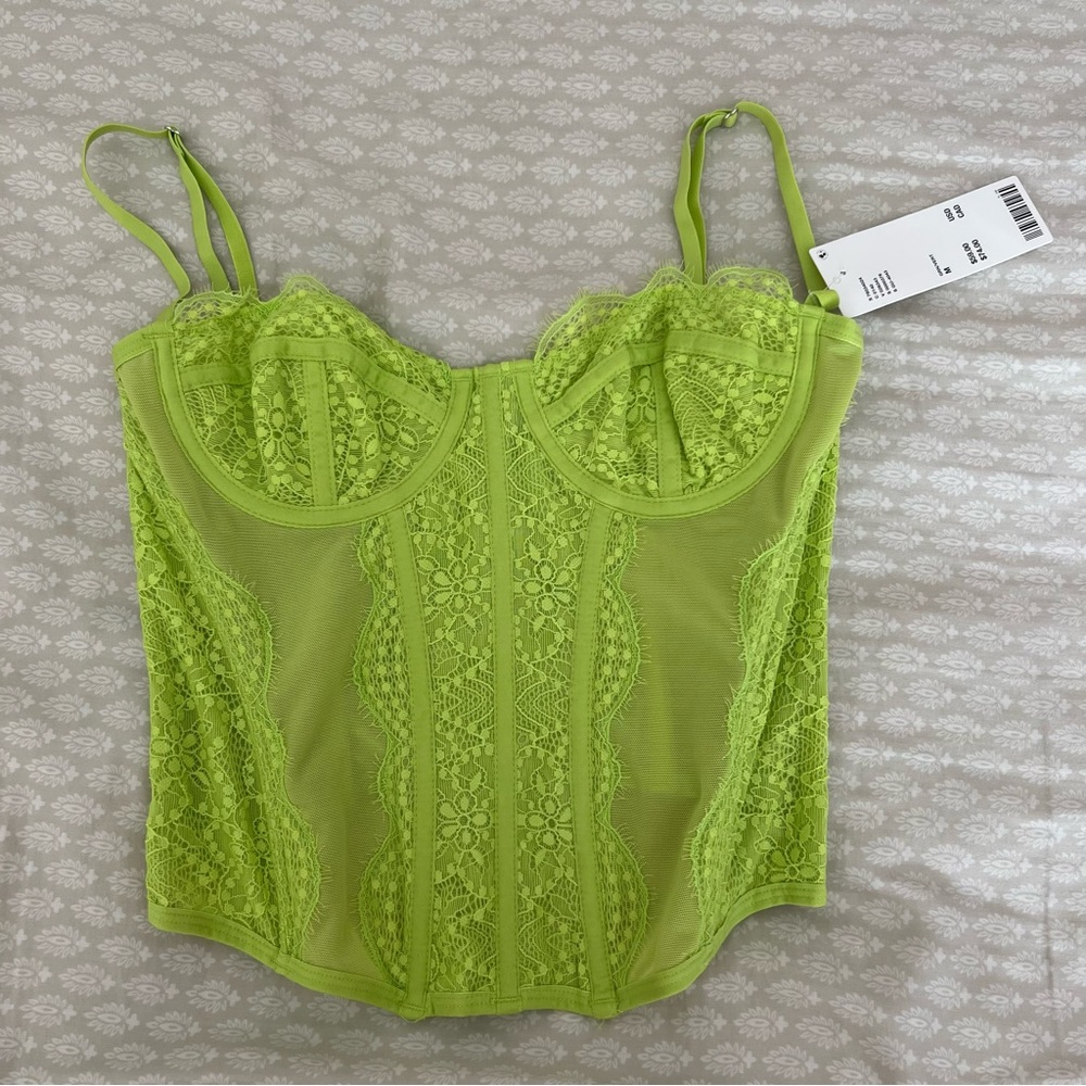 NWT Out from under corset